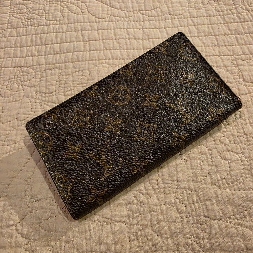 Louis Vuitton Checkbook Cover Pre-Loved